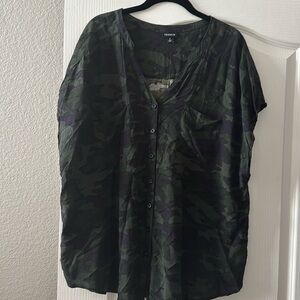Torrid 2X camo dolman top